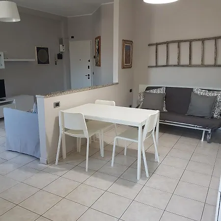 Adda Con Posto Auto Apartment