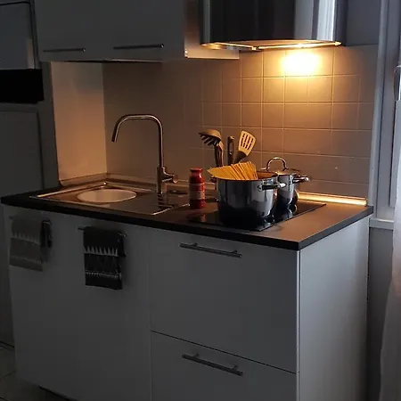 Adda Con Posto Auto Apartment