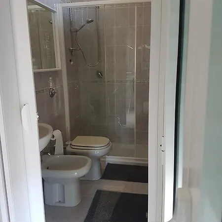 Adda Con Posto Auto Apartment *